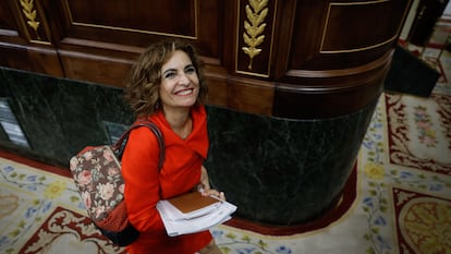 La vicepresidenta primera y ministra de Hacienda, María Jesús Montero, durante el pleno del pasado miércoles.