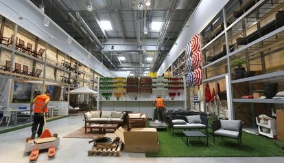 Interior de la nueva tienda de Ikea en Valencia este martes.