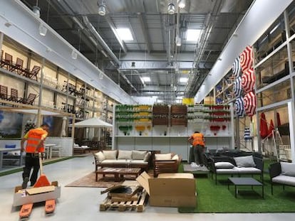 Interior de la nueva tienda de Ikea en Valencia este martes.