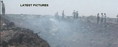 Imagen capturada de la televisión iraní Press TV del lugar del accidente del Tupolev de la empresa Caspian.