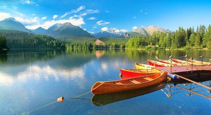 El lago glacial de Szczyrbske Pleso, en el Alto Tatra (Eslovaquia).