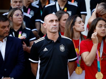 Luis Rubiales, este martes en la recepción ofrecida por presidente del Gobierno en funciones, Pedro Sánchez, a las campeonas del mundo en La Moncloa.