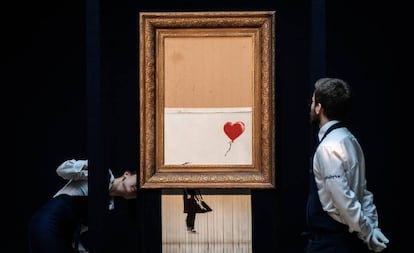 La obra de Banksy 'Girl with Balloon', hecha tiras tras ser subastada en Sotheby's por 1,04 millones de libras (entonces 1,2 millones de euros) en 2018.