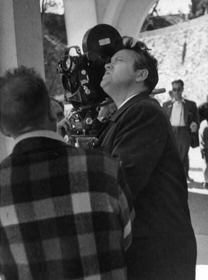 Orson Welles, en 1953, en S'Agaró durante el rodaje de 'Mister Arkadin', película y dirigió y protagonizó.