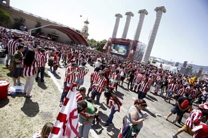 La 'fan zone' se ha ido ambientando con el paso de las horas.