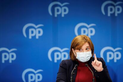 La presidenta del PPCV, Isabel Bonig, durante la rueda de prensa en la que ha valorado las nuevas propuestas fiscales en la Comunidad Valenciana.