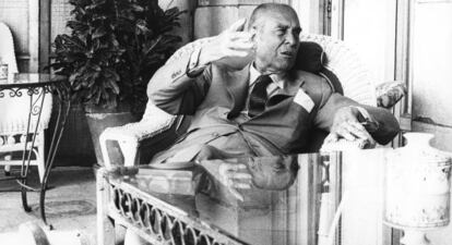 Emilio Botín en la terraza de su casa santanderina