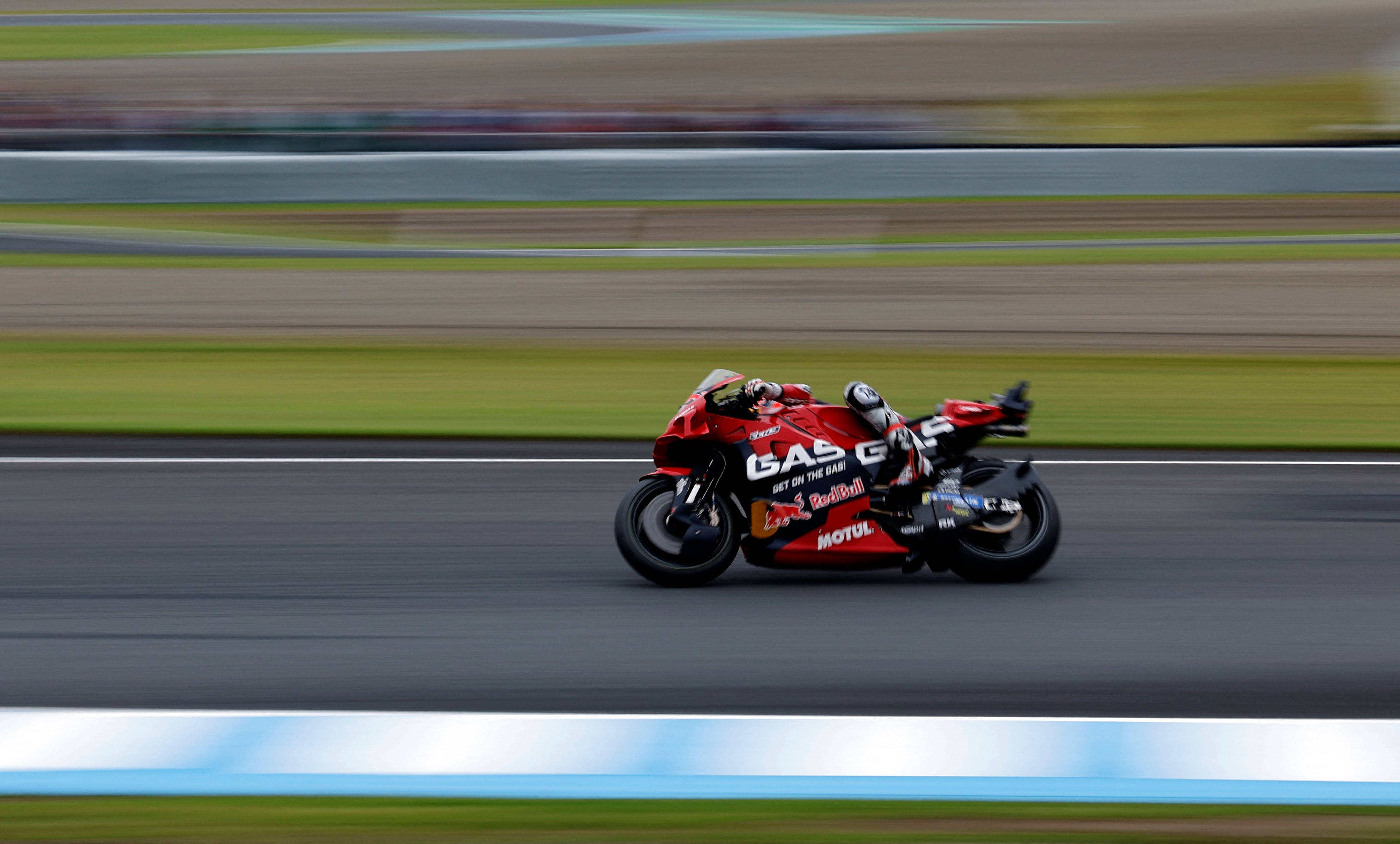 Pedro Acosta se queda con la miel en los labios en el GP de Japón