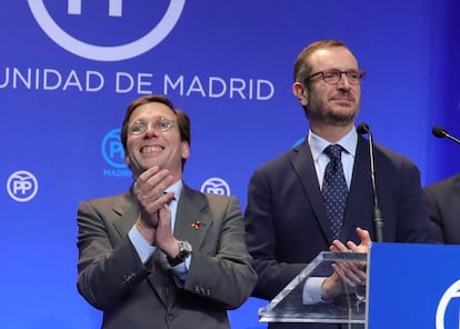 José Luis Martínez-Almeida y Javier Maroto, durante un acto del PP en 2018.