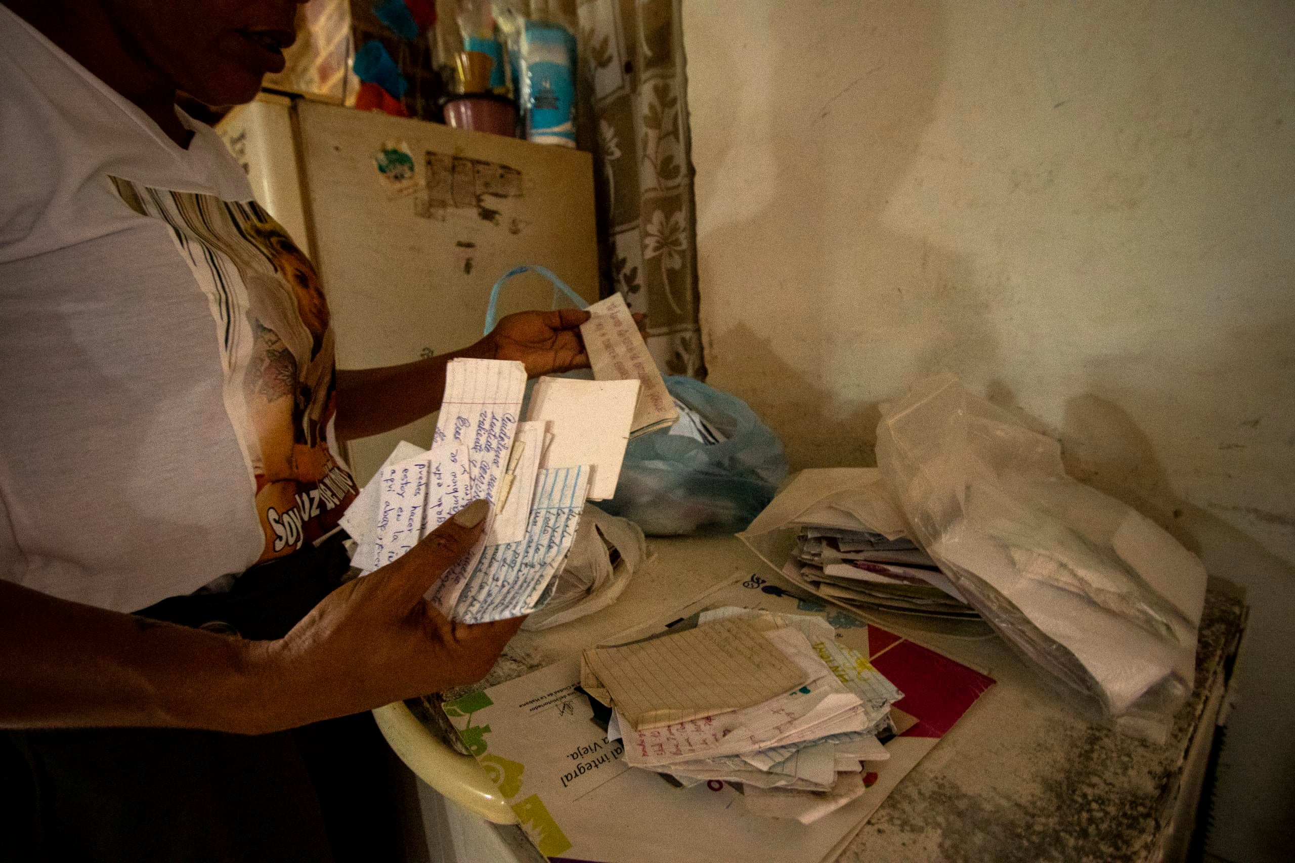 Cartas a Duannis, algunas de compañeros dentro de la misma prisión.