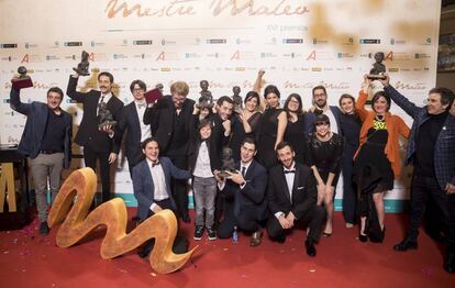 El equipo de Dhogs celebra su récord de premios tras la gala de los Mestre Mateo en A Coruña.