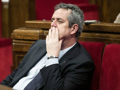 Joaquim Forn durante un pleno en el Parlament.