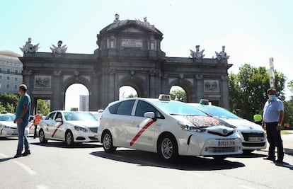 Manifestación de taxistas el pasado junio para reclamar que puedan limitar la flota en situaciones excepcionales en las que se reduzca la clientela.