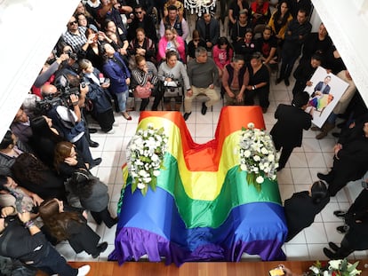 Los féretros con los cuerpos de Ociel Baena y Dorian Nieves, durante su velorio en Aguascalientes, el pasado 14 de noviembre.