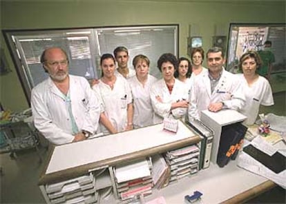 Personal de la unidad de grandes quemados del hospital de Getafe, al sur de Madrid.