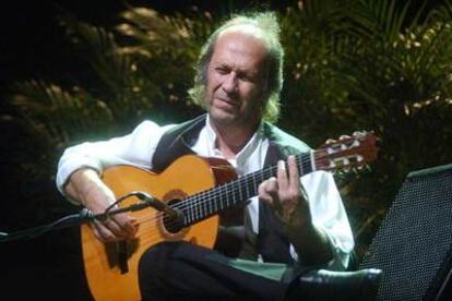 Paco de Lucía durante su actuación en el 45 edición del Festival Internacional del Cante de las Minas.