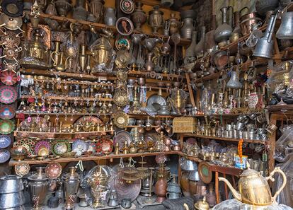 Una tienda de artesanía en la región de Ismailli, en Azerbaiyán.