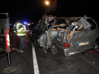 Una furgoneta involucrada en un accidente en la carretera N-II, a la altura de Figueres.
