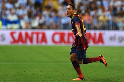 Adriano celebra su gol.