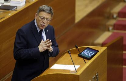 El presidente valenciano en la sesión de control hoy en las Cortes.