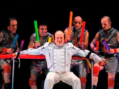 Representación de <i>Sensormen,</i> último espectáculo de Yllana, en los Teatros del Canal.
