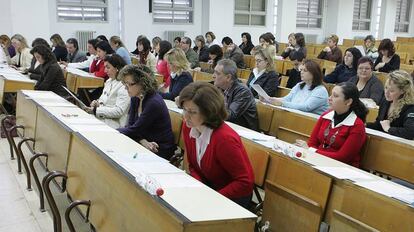 Aspirantes a oposiciones en la Universidad de Sevilla, en 2009.