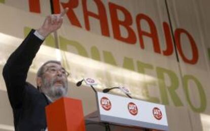 El secretario general de la UGT, Cándido Méndez, se dirige a los asistentes de la clausura del 40 Congreso Confederal de UGT, celebrado en 2009. EFE/Archivo