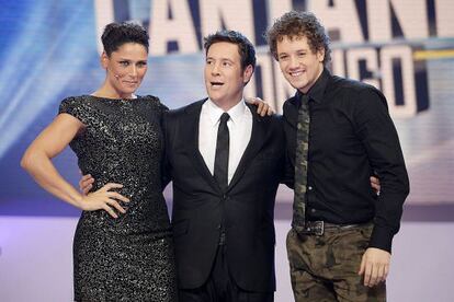 Rosa López, Carlos Latre y Daniel Diges en el programa de Nochebuena 'Bailando y cantando contigo'.