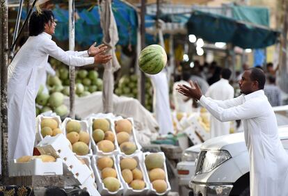 Mercado público de Otaiga en el distrito Manfouha de Riad, Arabia Saudí.