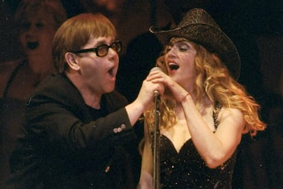 Elton John y Madonna firman la paz