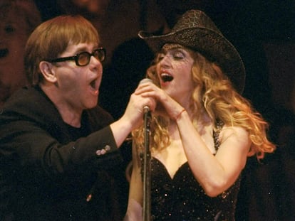 Elton John y Madonna firman la paz
