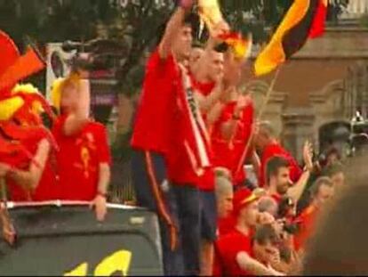 La Roja muestra a la diosa Cibeles la Copa del Mundo