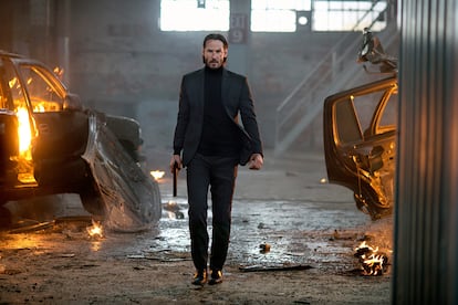 Trilogía John Wick (2014, 2017, 2019). Después de una temporada de descanso, Keanu ha regresado por todo lo alto con esta trilogía sobre un asesino a sueldo que ha sido toda una sorpresa a nivel de crítica y público. Más que actuar, baila. Eso sí, dada la cantidad de villanos y colegas de profesión a los que da matarile por segundo, tal vez no sea del gusto de las almas más sensibles.