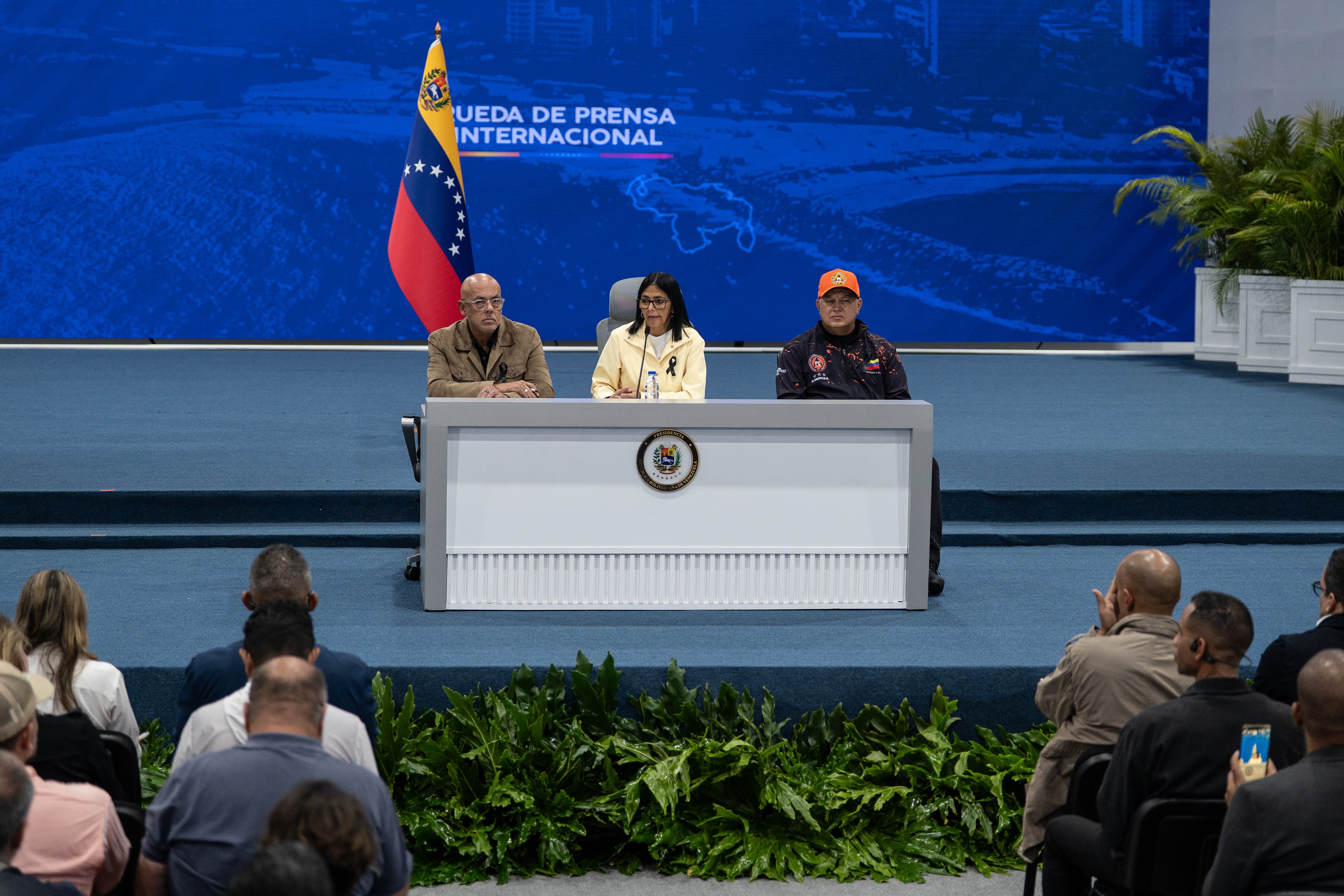 Jorge Rodríguez, Delcy Rodríguez y Diosdado Cabello durante una rueda de prensa, en Caracas, el 2 de julio.