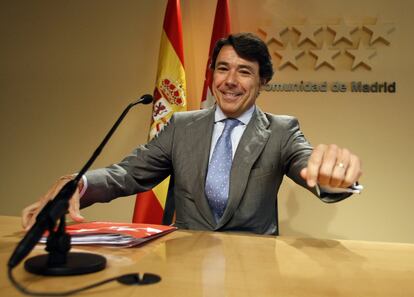 Rueda de prensa de Ignacio González, eentonces presidente de la Comunidad de Madrid, tras una reunión del Consejo de Gobierno regional, el 25 de septiembre de 2008.