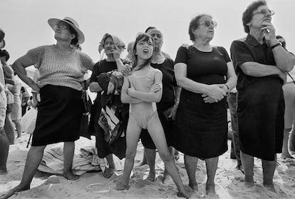 Las espectadoras. Sao Bartolomeu do Mar, Portugal (1998).