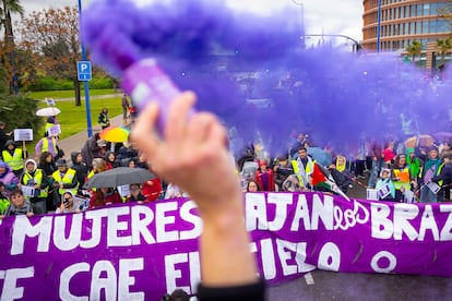 Pancarta de la manifestación convocada por la Asamblea Feminista Unitaria de Sevilla con ocasión del 8M.