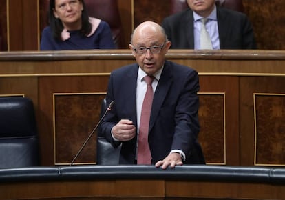 El ministro de Hacienda, Cristóbal Montoro, en el Congreso de los Diputados.