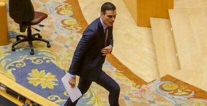 El presidente del Gobierno, Pedro Sánchez, a su salida de la sesión de control al Gobierno, el martes en el Senado.