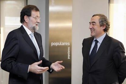 Mariano Rajoy junto con Juan Rosell, presidente de la CEOE