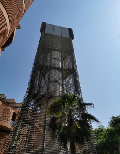 Torre de viento en la ciudad de Masdar.