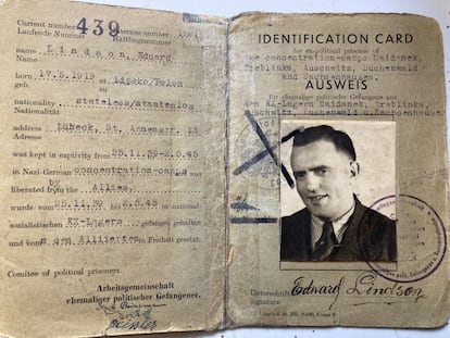 Carnet de exdeportado poltico con fecha de 1945 de Edward Lindon, nombre en Estados Unidos de Elias Lindzin, uno de los judos jefes de la seccin de Primo Levi en Auschwitz.