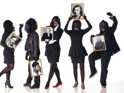 Cinco artistas de Guerrilla Girls, en una imagen para &#039;The New York Times&#039;.