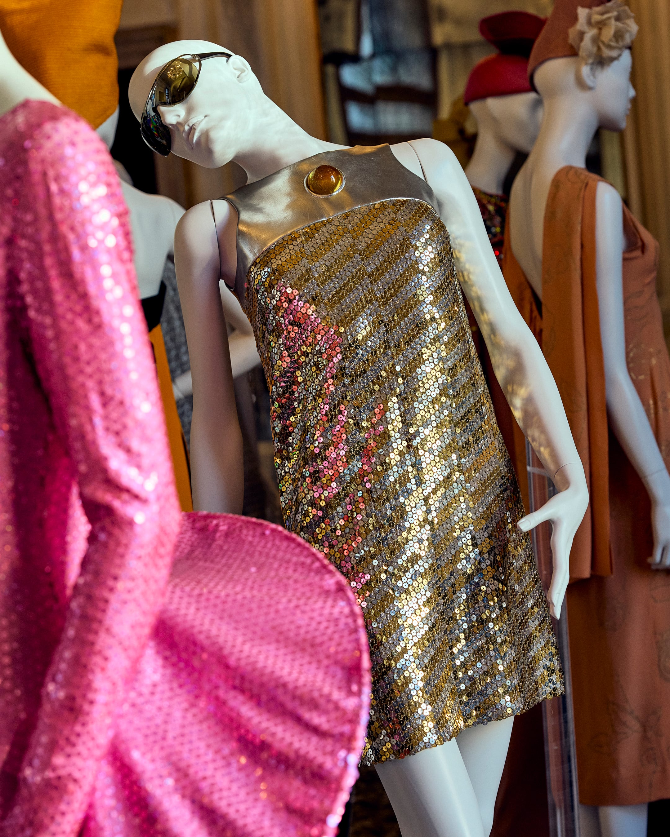 EPS 2614 ESPECIAL ARTESANIA MUSEO PIERRE CARDIN