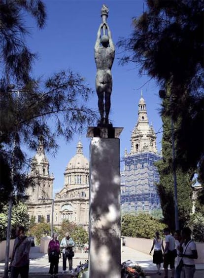 El monumento a Ferrer i Guàrdia en Barcelona, ayer.