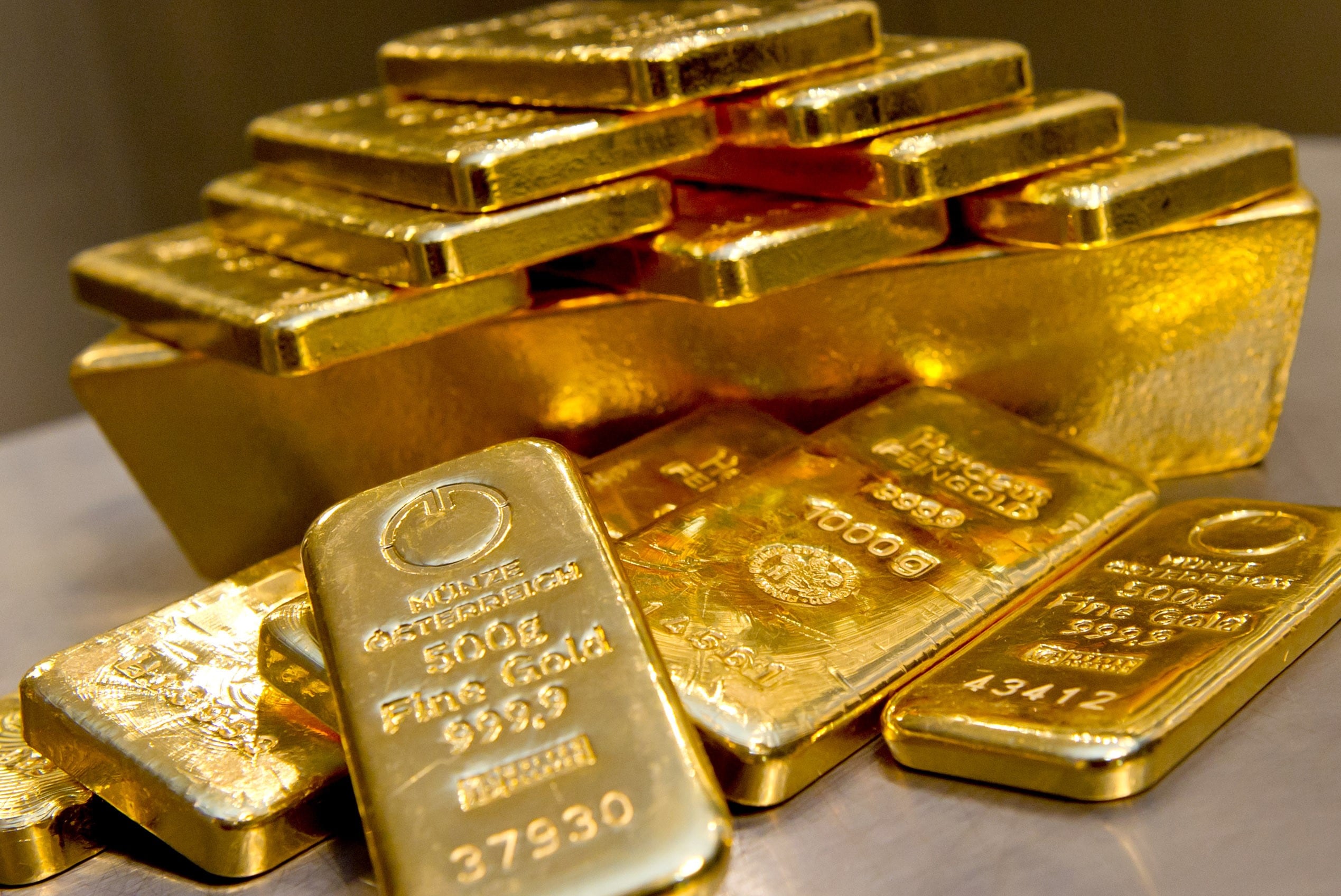 Lingotes de oro de diferentes tamaños se encuentran en una bóveda en Baviera. Foto: Sven Hoppe/dpa