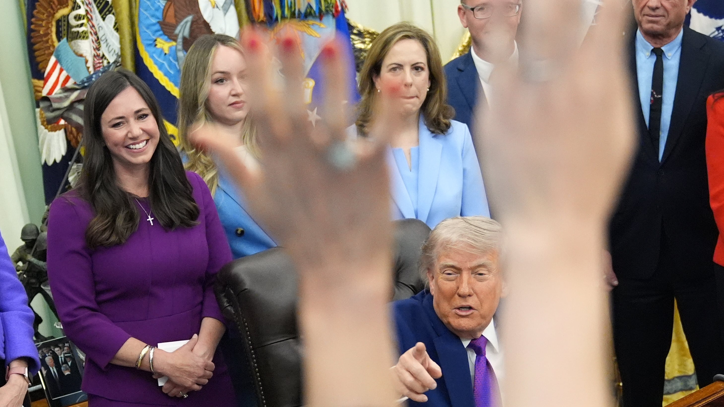 Trump: el alto el fuego con Irán “está agonizando”