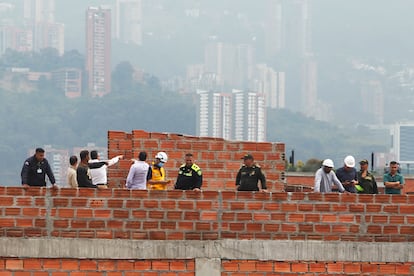 Se trata de una aeronave Piper Bimotor que cubría la ruta de Medellín al municipio de Pizarro (Chocó).