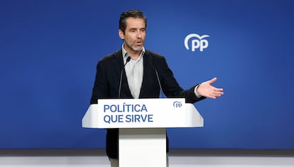 El portavoz popular, Borja Sémper, durante su comparecencia en la sede del PP en Madrid, este lunes.
