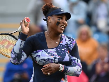 Serena Williams durante un partido en el Torneo de Eastbourne a finales de junio.